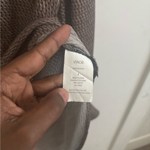 Vince Silk Blouse Brown Geometric Print High-Low Hem Minimalist Career Top 4 - Picture 5 of 6